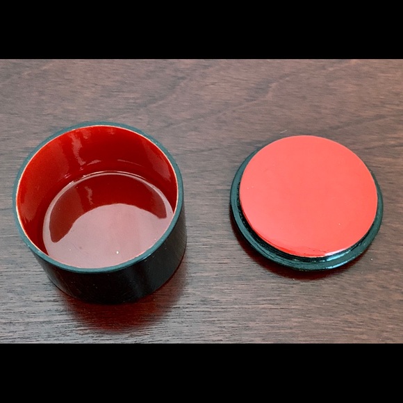 Vintage Wood Lacquer Jewelry Box - Picture 3 of 4